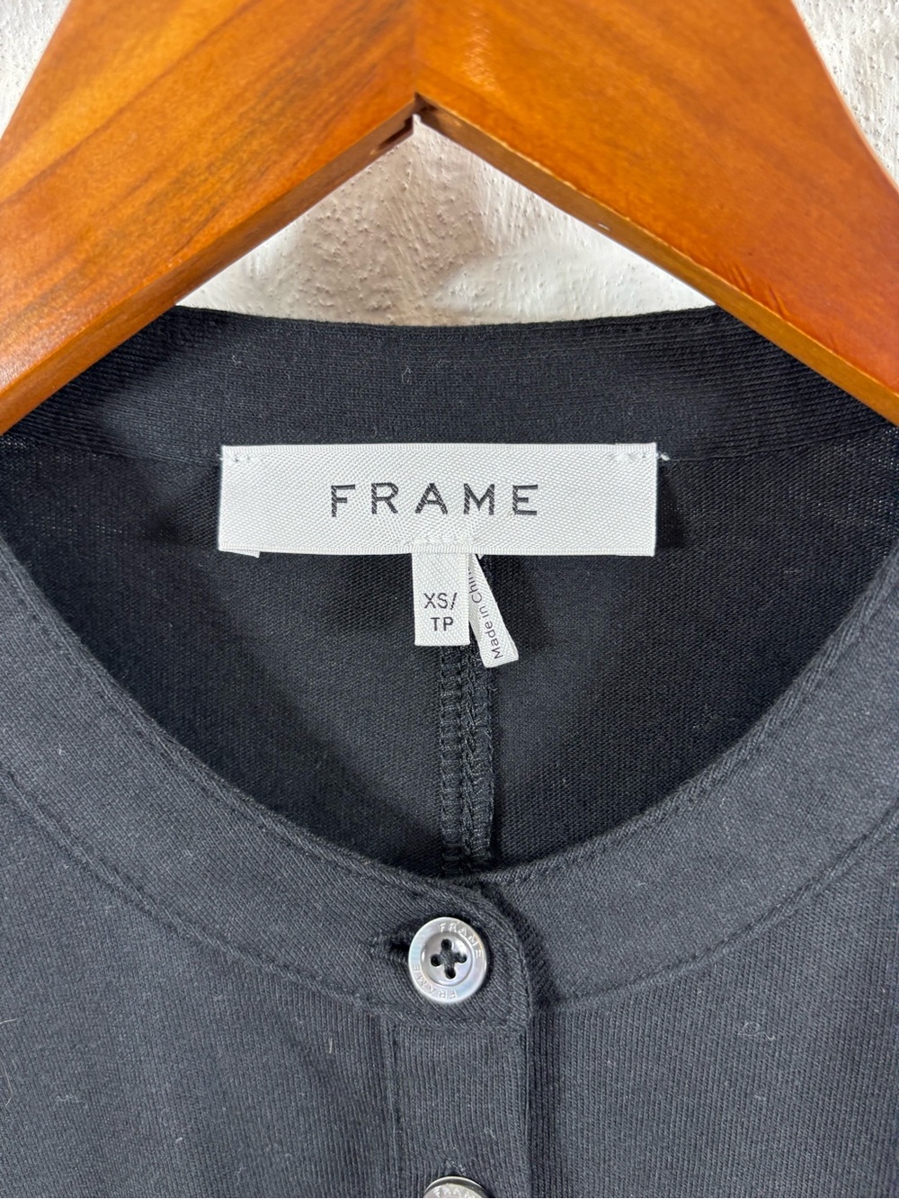 Frame The Frankie Puff Sleeve Short Sleeve Henley Top XS - Picture 3 of 5